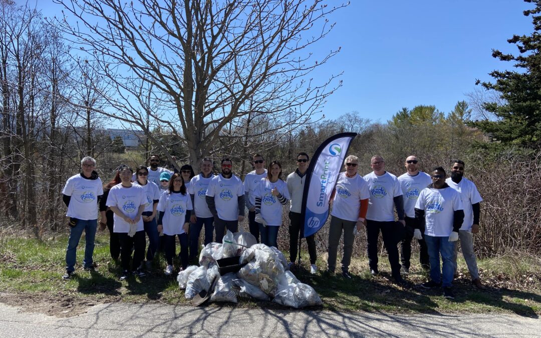 SmartPrint Celebrates Earth Day by Participating in a Corporate 20-Minute Makeover Spring Cleanup